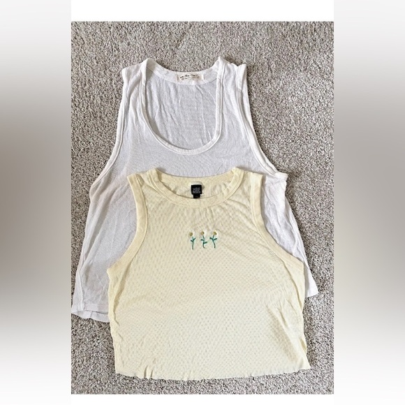 Lot of 2 Tank Tops We the Free Wild Fable Sz Large Oversized Ribbed Yellow White - Picture 1 of 3